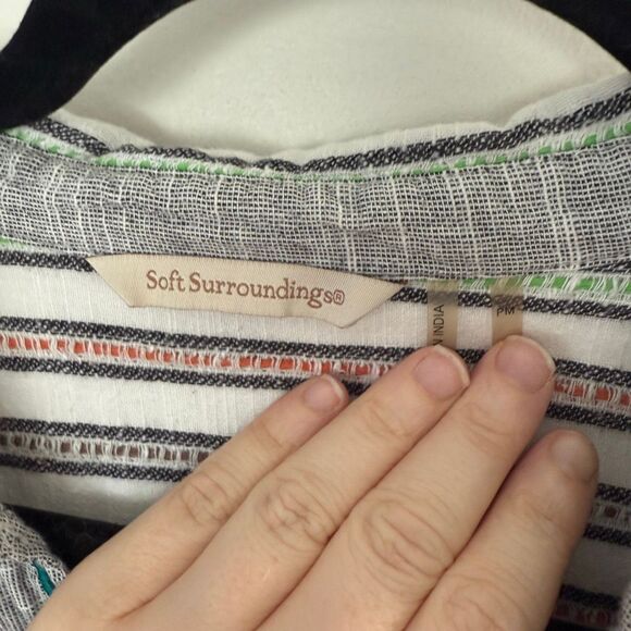 Soft Surroundings Women’s Petite Medium Embroidered Blouse Boho Lagenlook - Picture 2 of 5